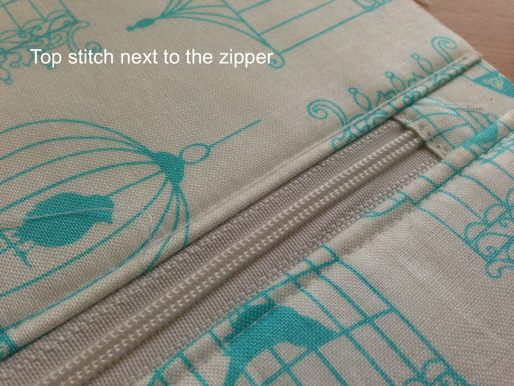 My Favorite Zipper Pouch {tutorial}