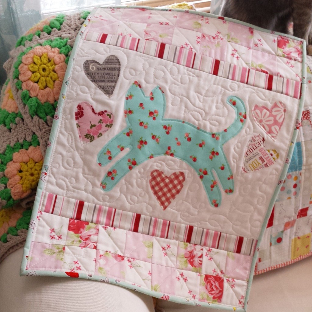 mini kitty quilt