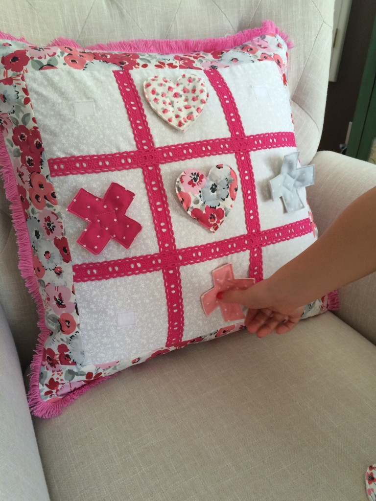 tic tac toe valentine pillow 18