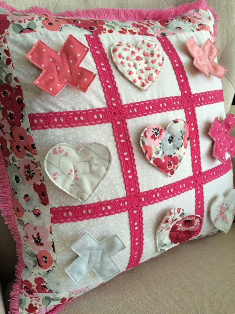 tic tac toe valentine pillow 22