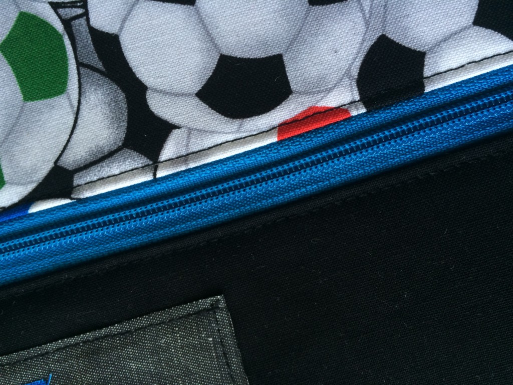 soccer zipper pouch 23
