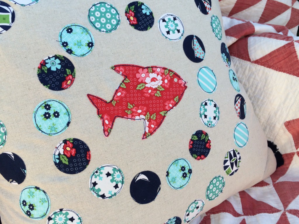 daysail fish bubbles pillow 18