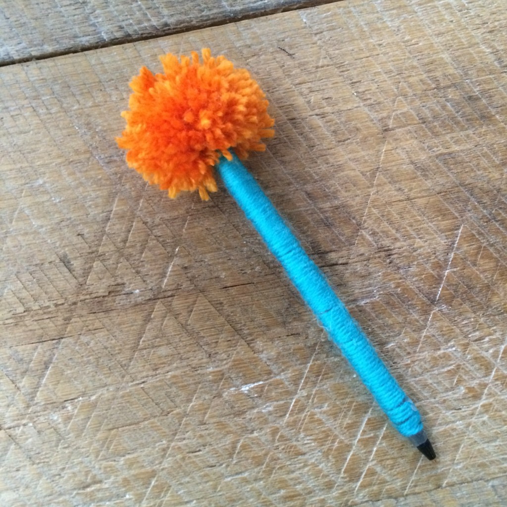 flower power pom pom