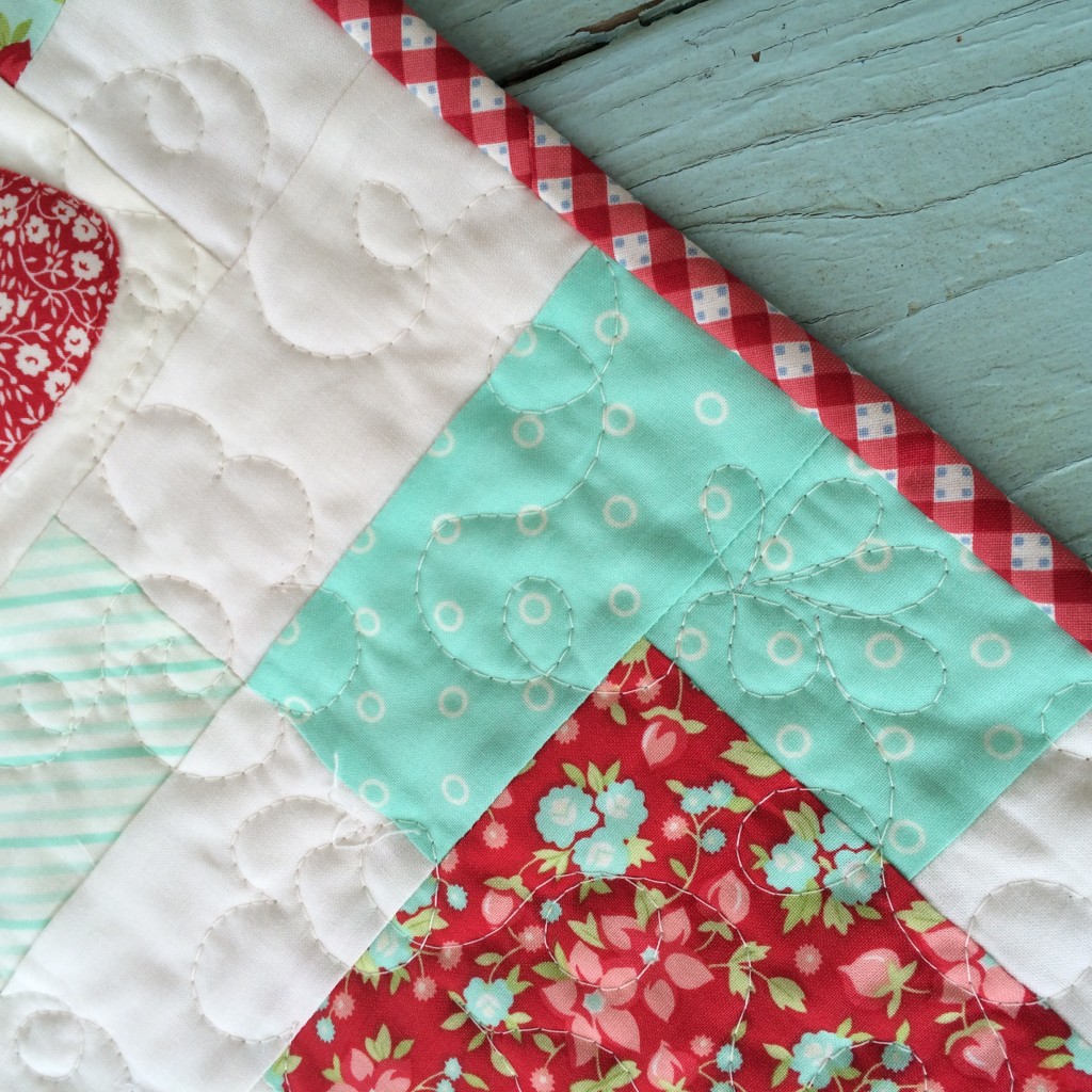 strawberry patch quilt hello darling moda 6