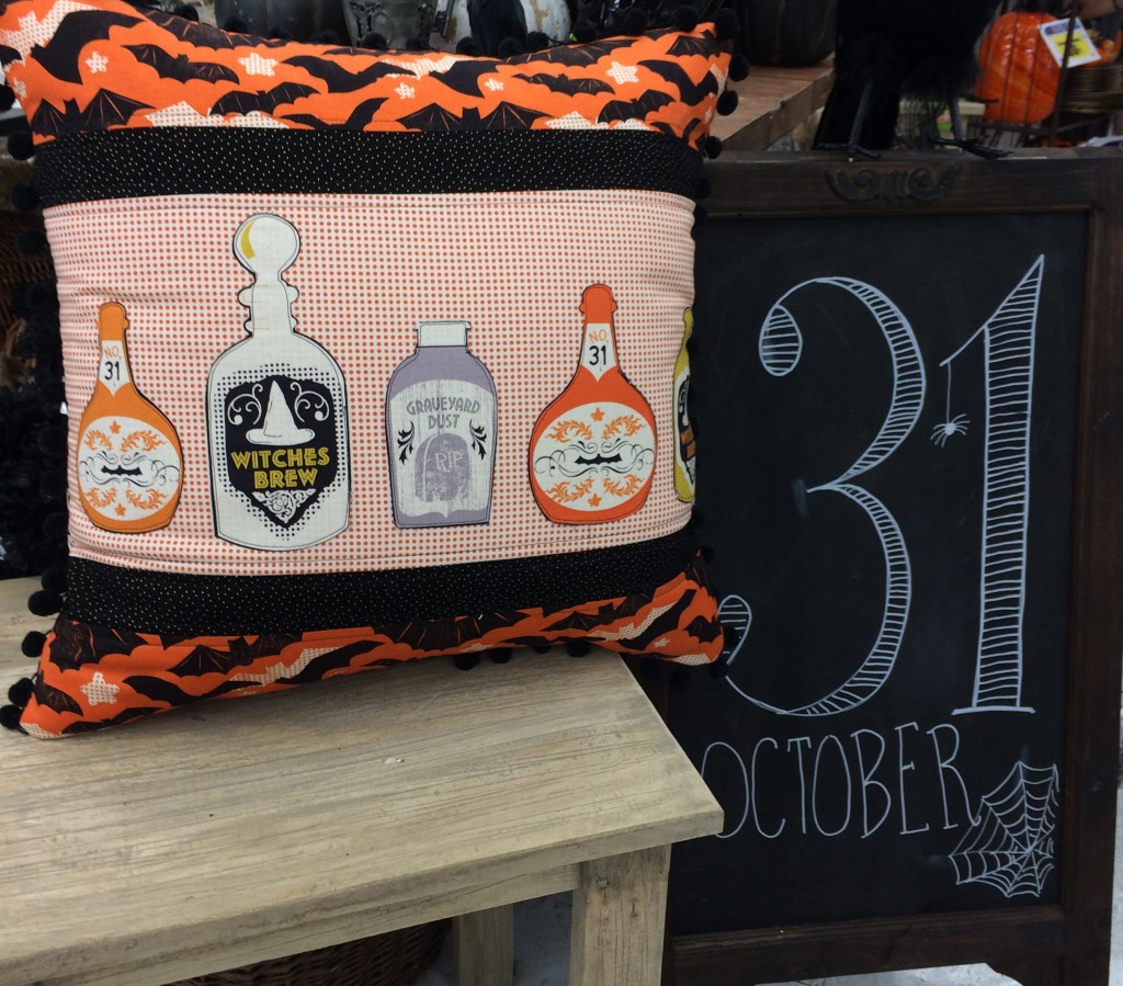 spooktacular halloween pillow 3