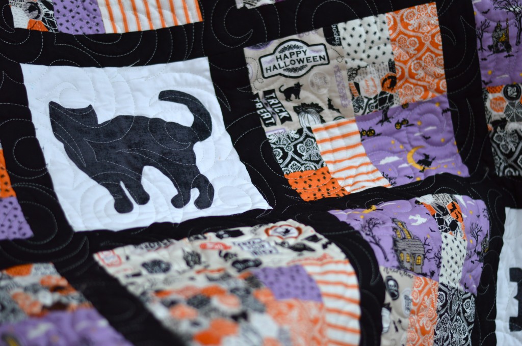 happy haunting halloween quilt 10