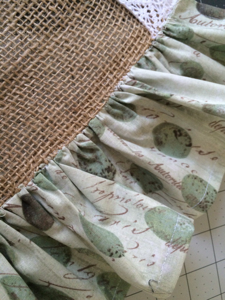 Table Runner: A Cute Rabbit Burlap MIY