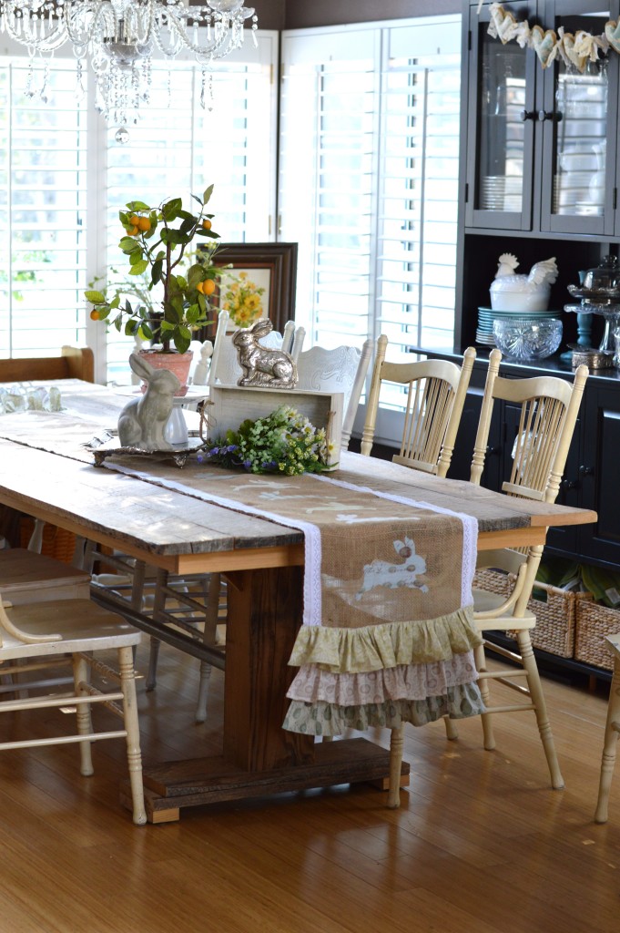 Table Runner: A Cute Rabbit Burlap MIY