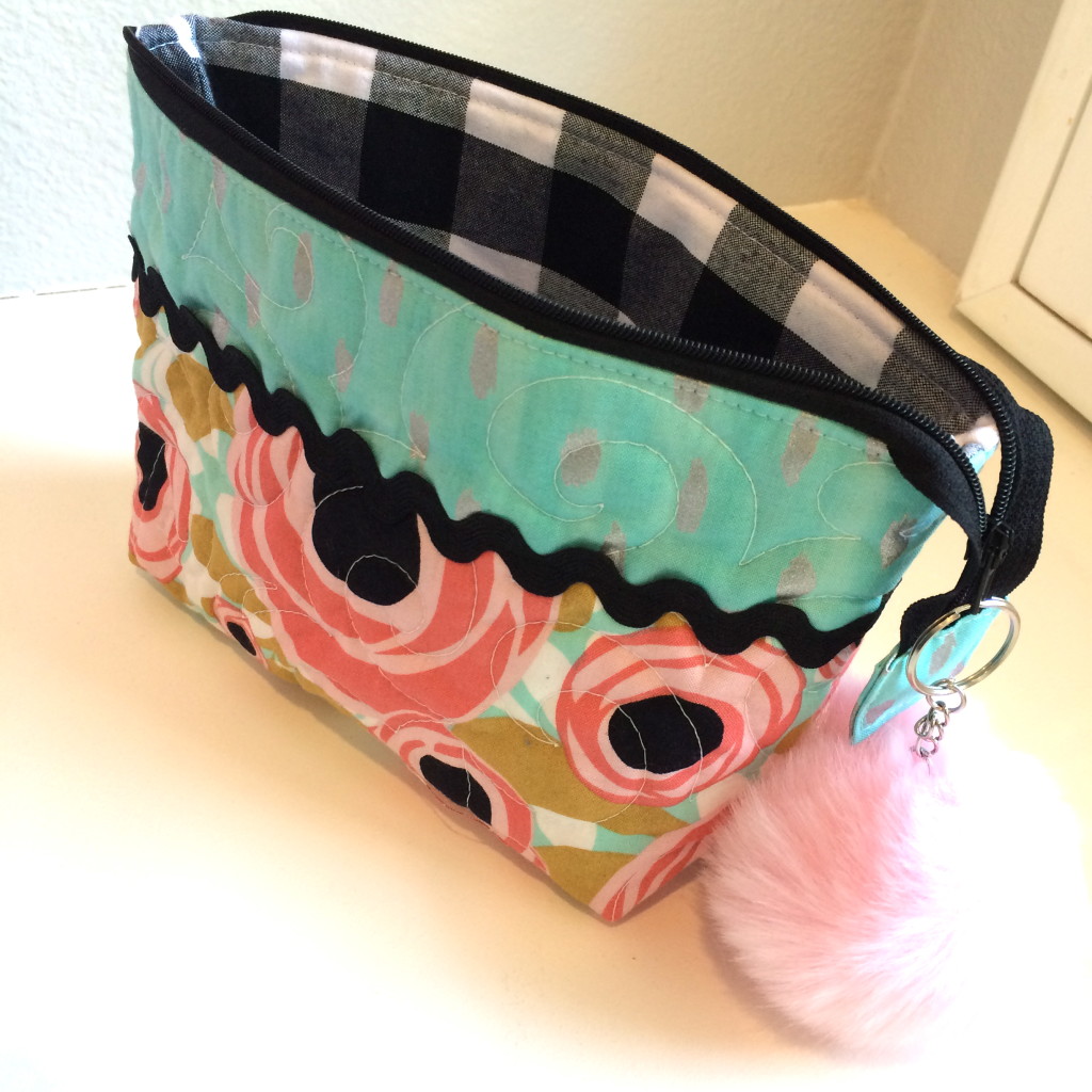 ric rac zipper pouch