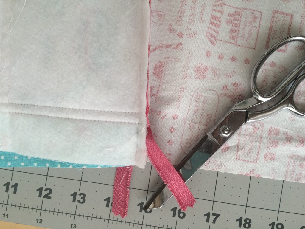 zipper pouch tutorial. 14