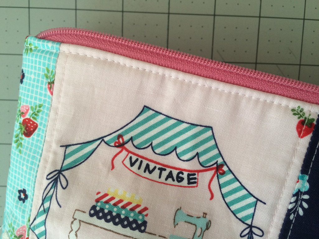 zipper pouch tutorial. 24