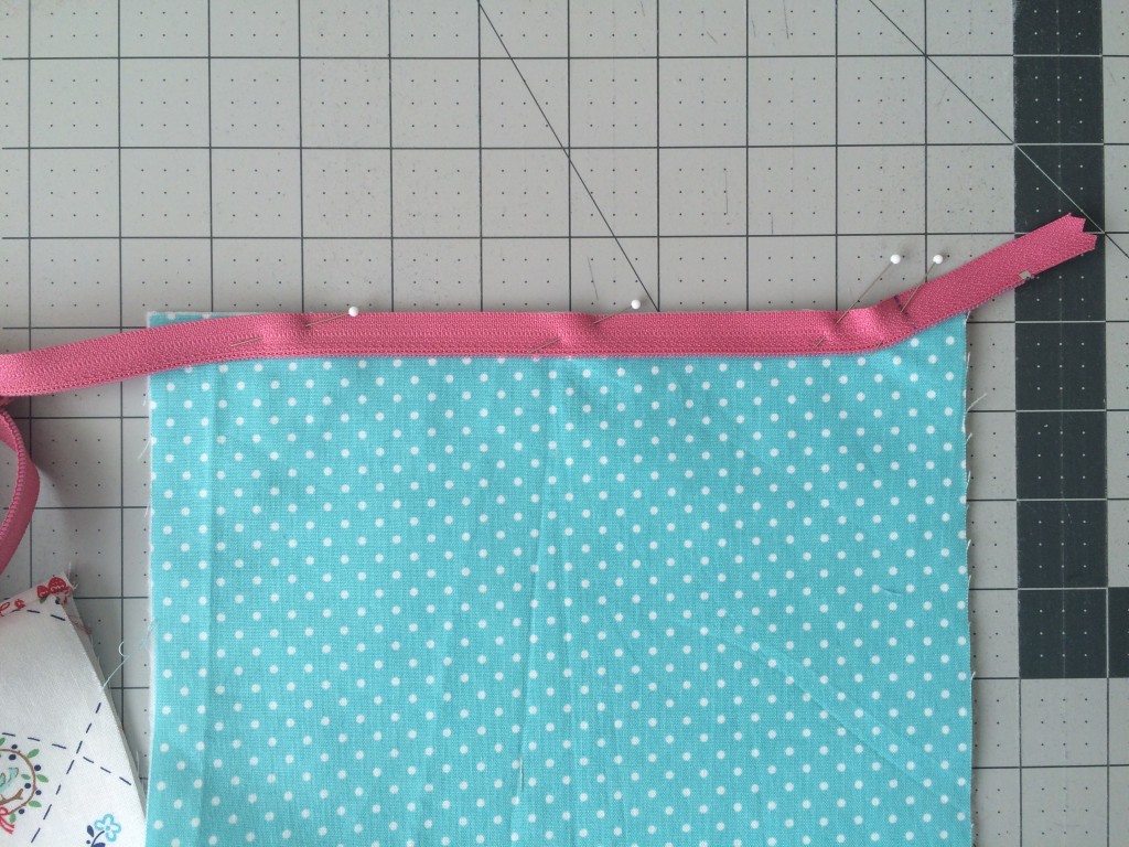 zipper pouch tutorial. 9