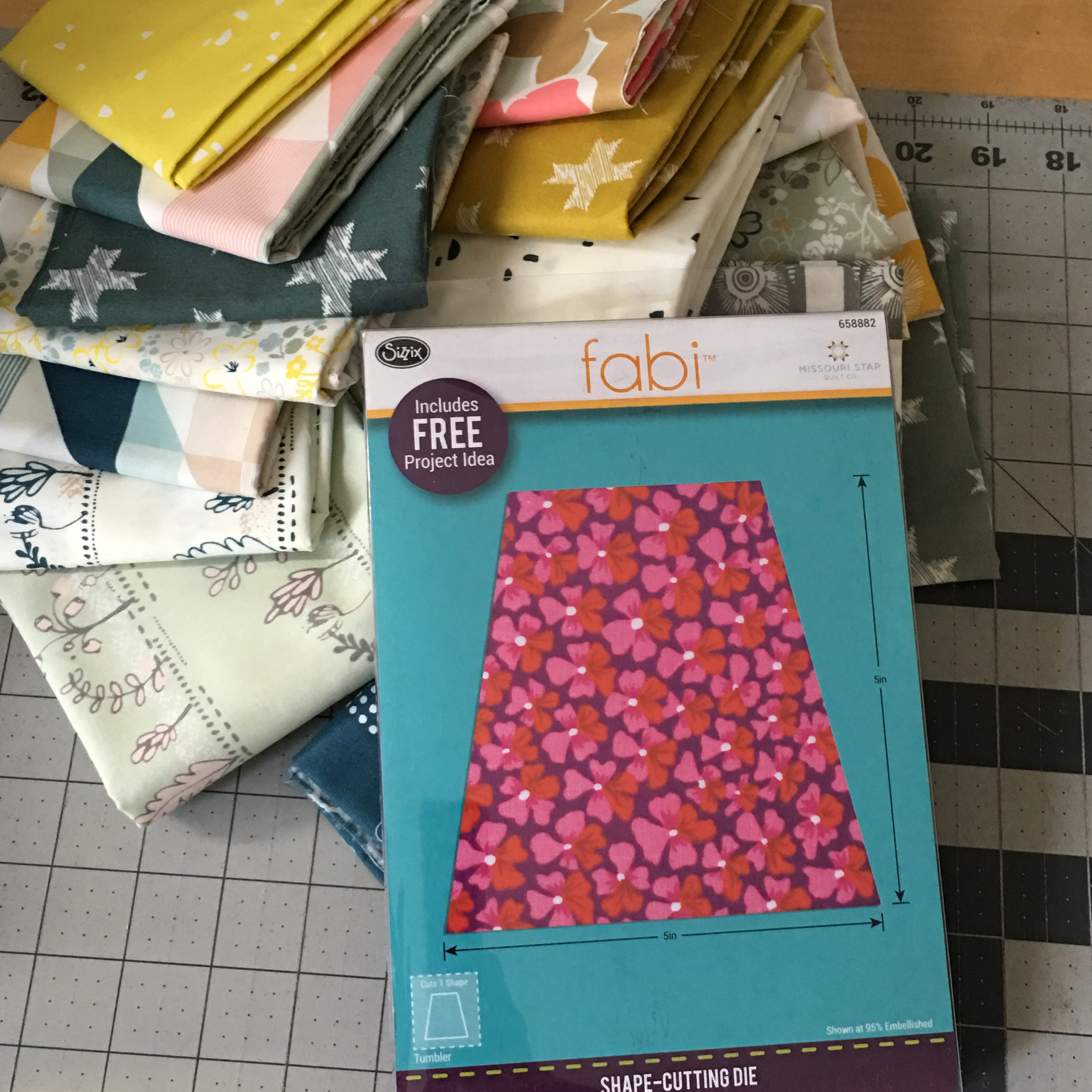 Sizzix Bigz Dies Fabi Edition-Tumbler Mini By Missouri Star Quilt Co. 