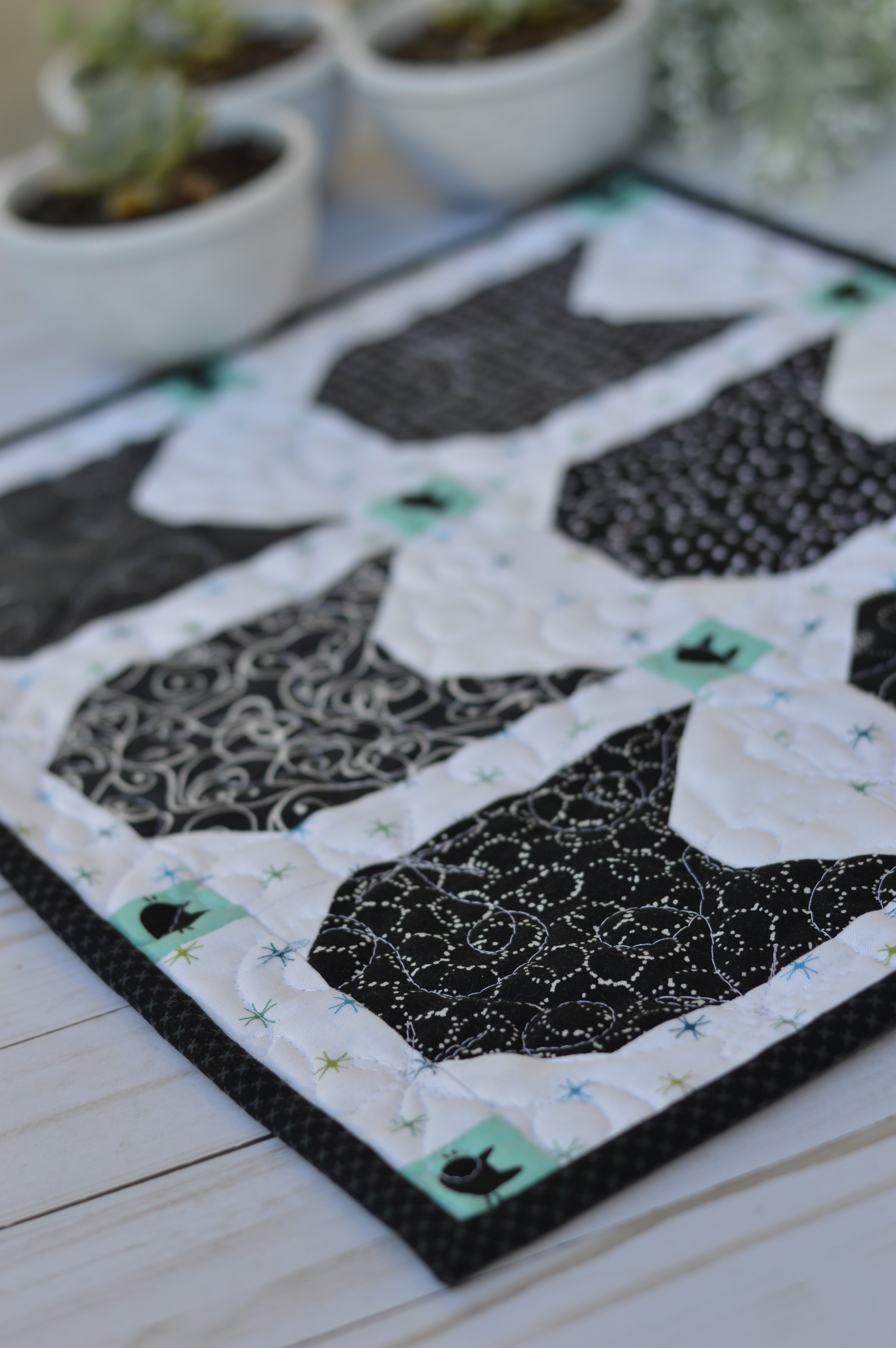 http://www.jedicraftgirl.com/wp-content/uploads/2018/10/cat-block-mini-quilt-e1540017503839.jpg