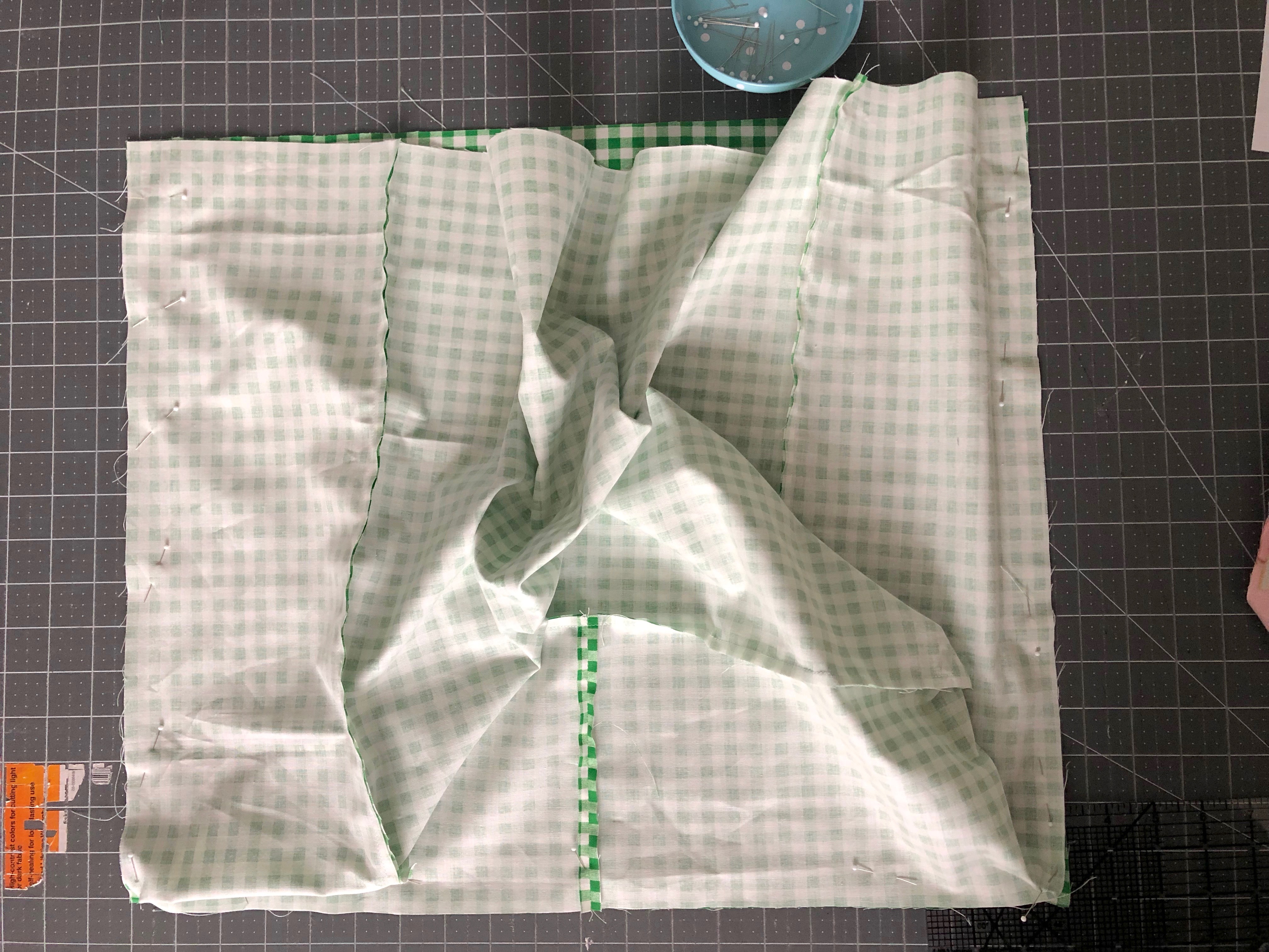 Reversible Tote Bag Tutorial featured by top US quilting blog Diary of a Quilter